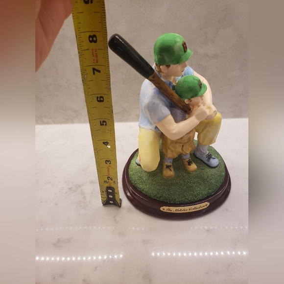The Natelia Collection dad teaching son baseball figurine - Picture 9 of 9